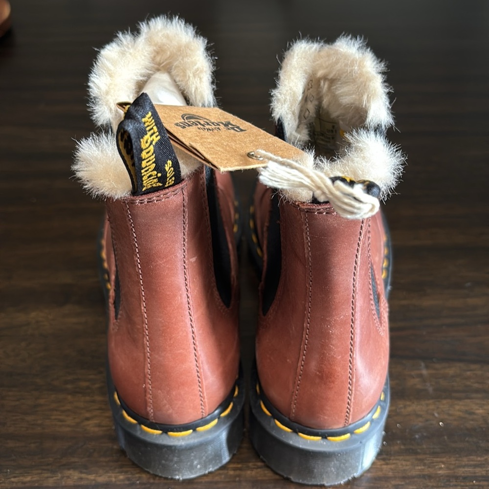 Dr. Martens 2976 Leonore Sherpa Lined Boots - Picture 6 of 7
